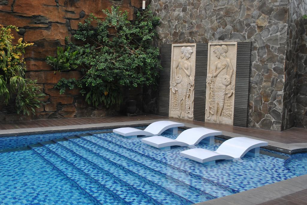 Hotel Arjuna Джокякарта Екстериор снимка