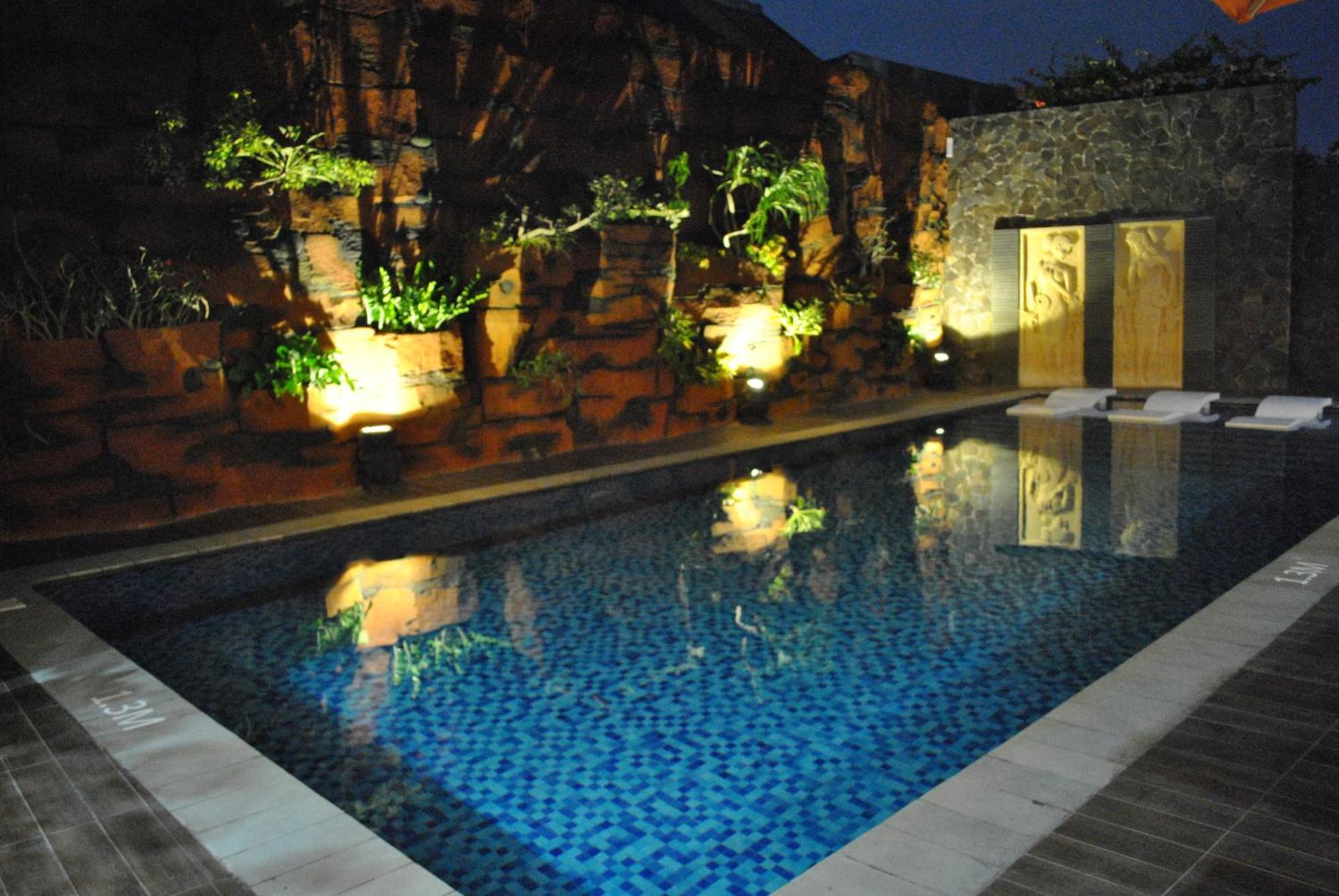 Hotel Arjuna Джокякарта Екстериор снимка