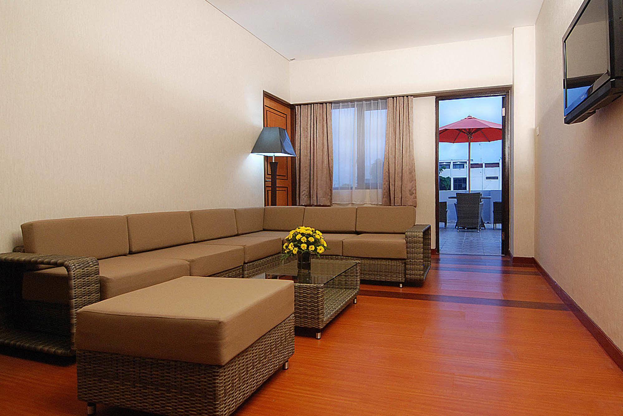 Hotel Arjuna Джокякарта Екстериор снимка