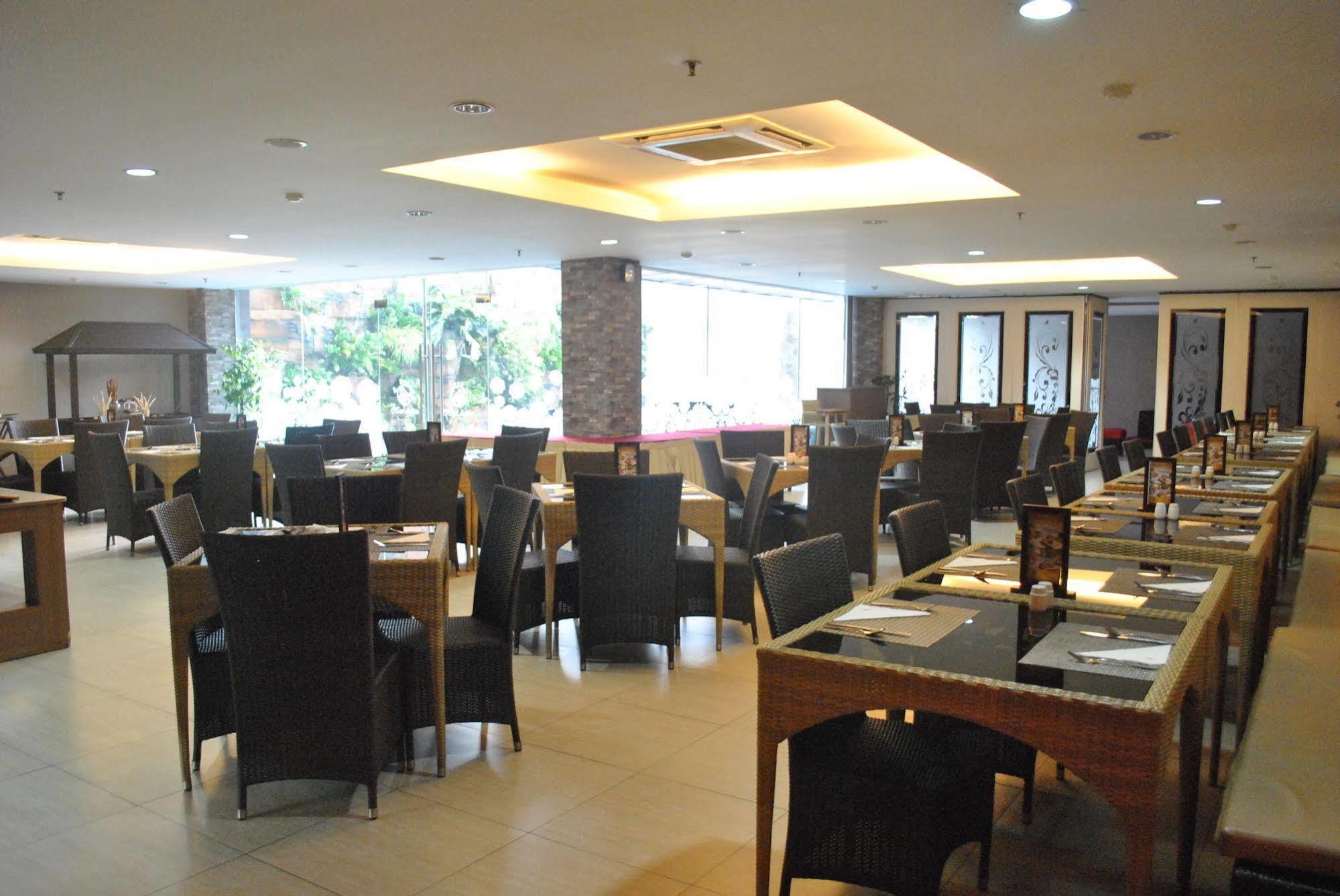 Hotel Arjuna Джокякарта Екстериор снимка