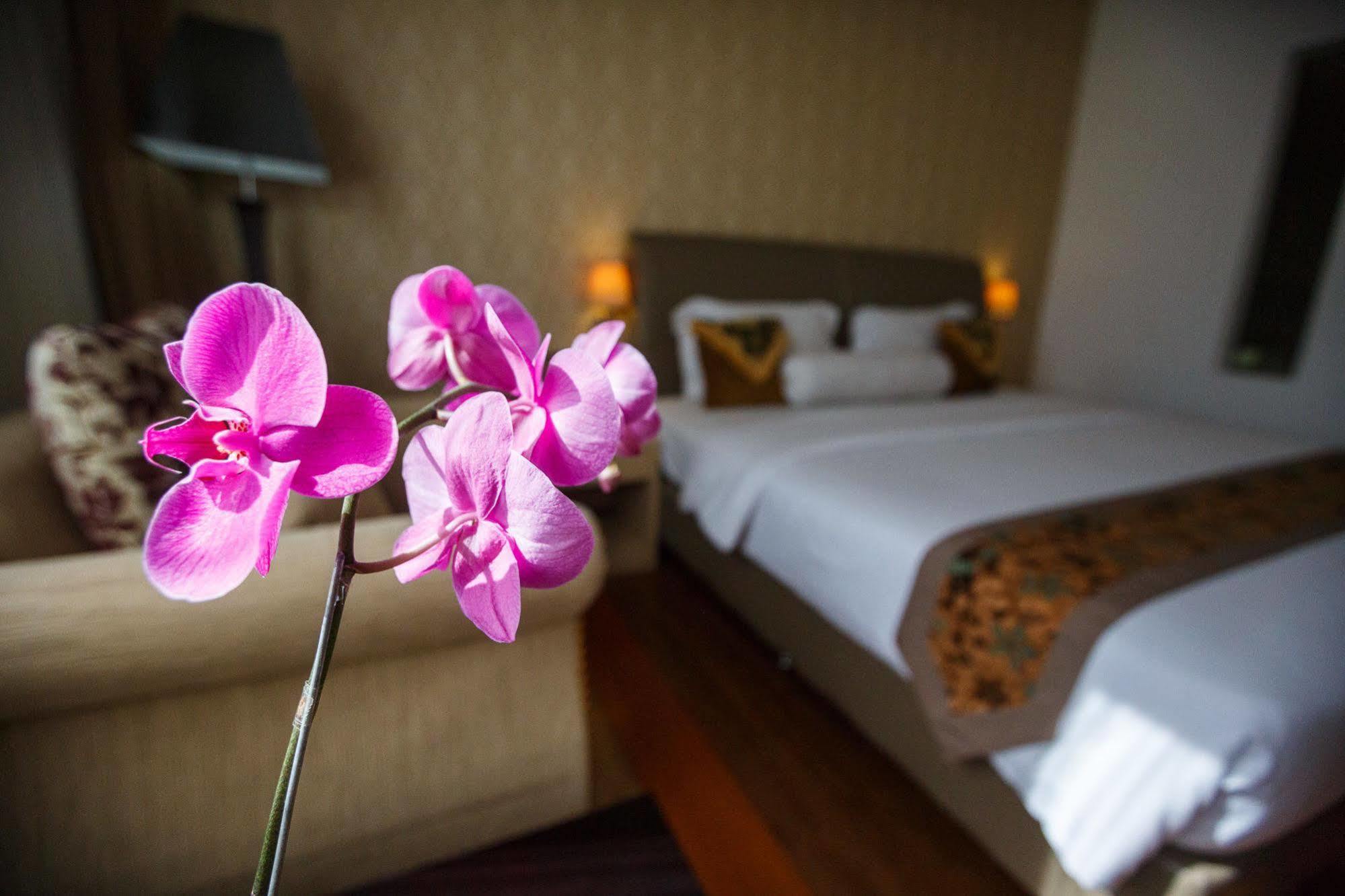 Hotel Arjuna Джокякарта Екстериор снимка