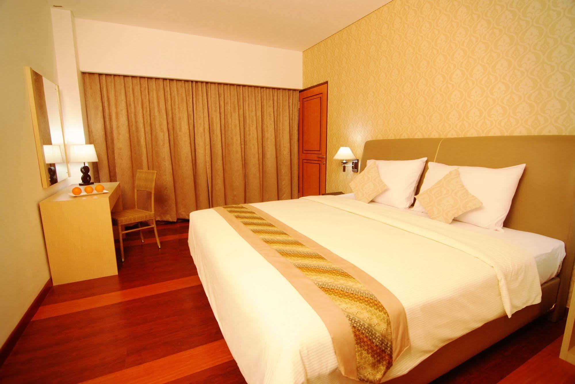 Hotel Arjuna Джокякарта Екстериор снимка